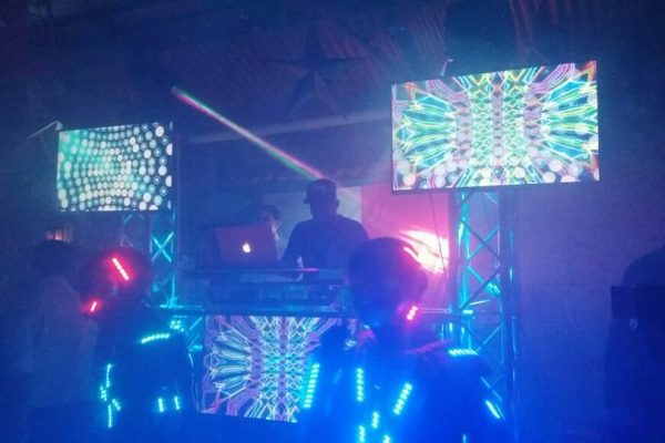 alquiler-de-luces-sonido-profesional-fusagasuga-colombia-dj-especializados