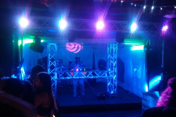 efectos-especiales-manguare-producciones-pantallas-led-dj-sonido-iluminacion-profesional-fusagasuga